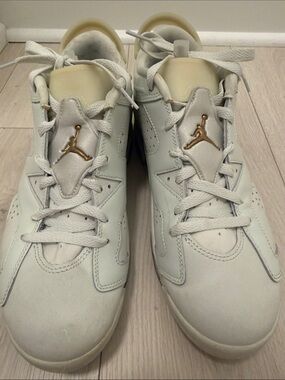 Air Jordan 6 low ‘Lunar New Year’. White and Gold Sneakers. Men’s 10.5